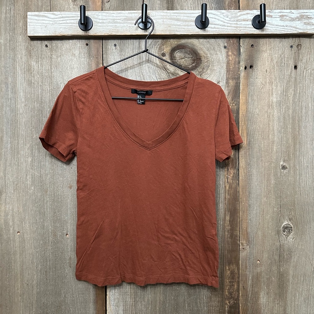 FOREVER 21 V-neck Short Sleeve Tee in Brown Size Small Women’s